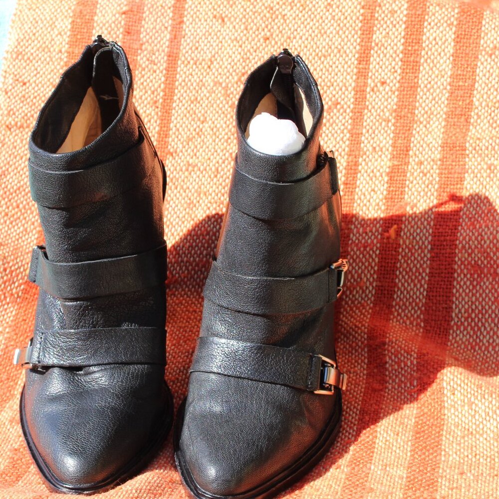 L.A.M.B TOBY BOOT BLACK W/ SPRING LOCK GWEN STEFANI LEATHER Size 10M - Picture 9 of 16